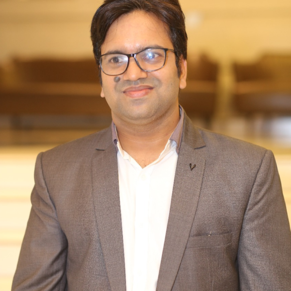 Vickky Garg founder of Shaavi Professional